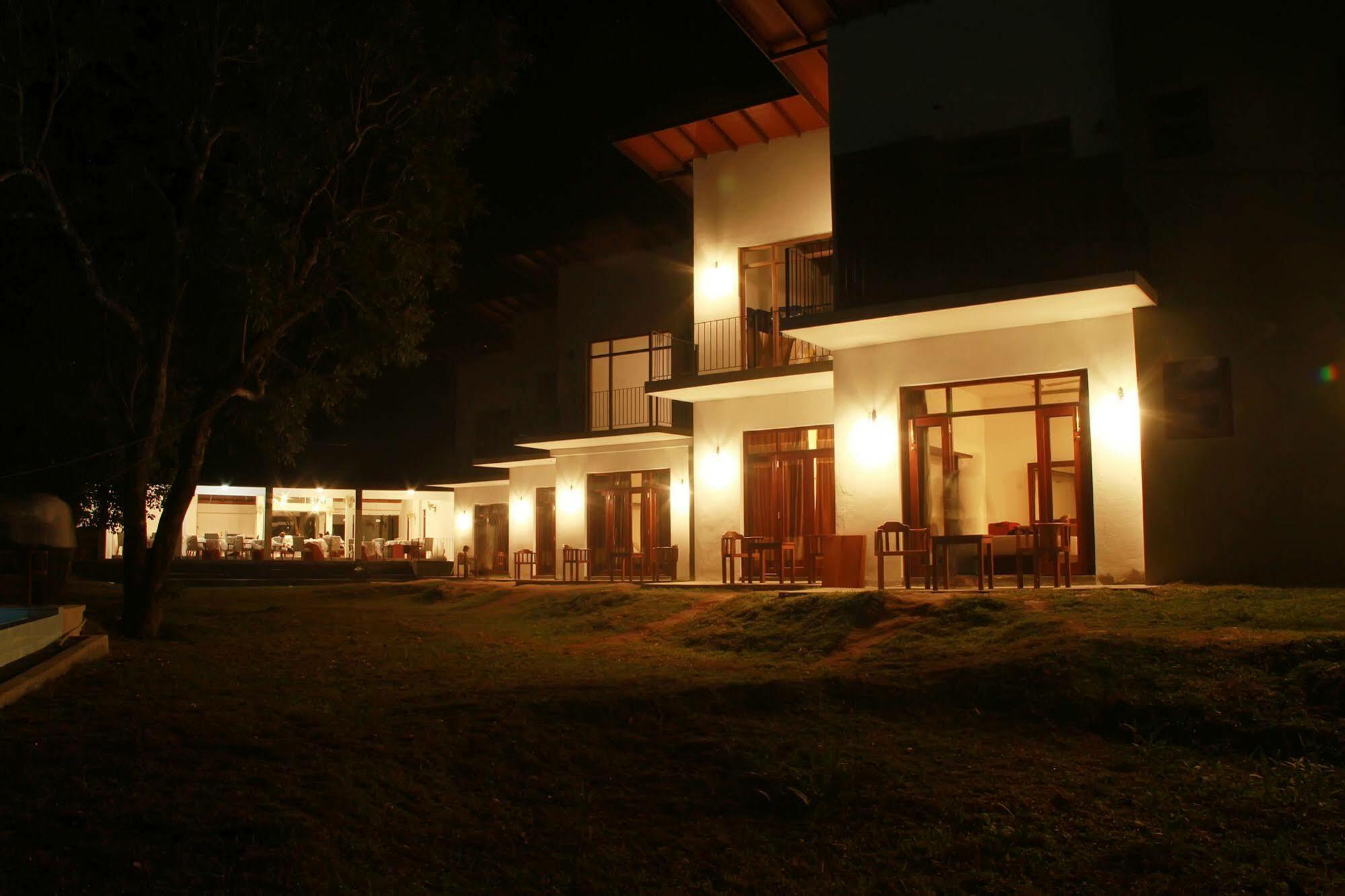 Sigiriya Wewa Addara Hotel - Hotel By The Lake Zewnętrze zdjęcie